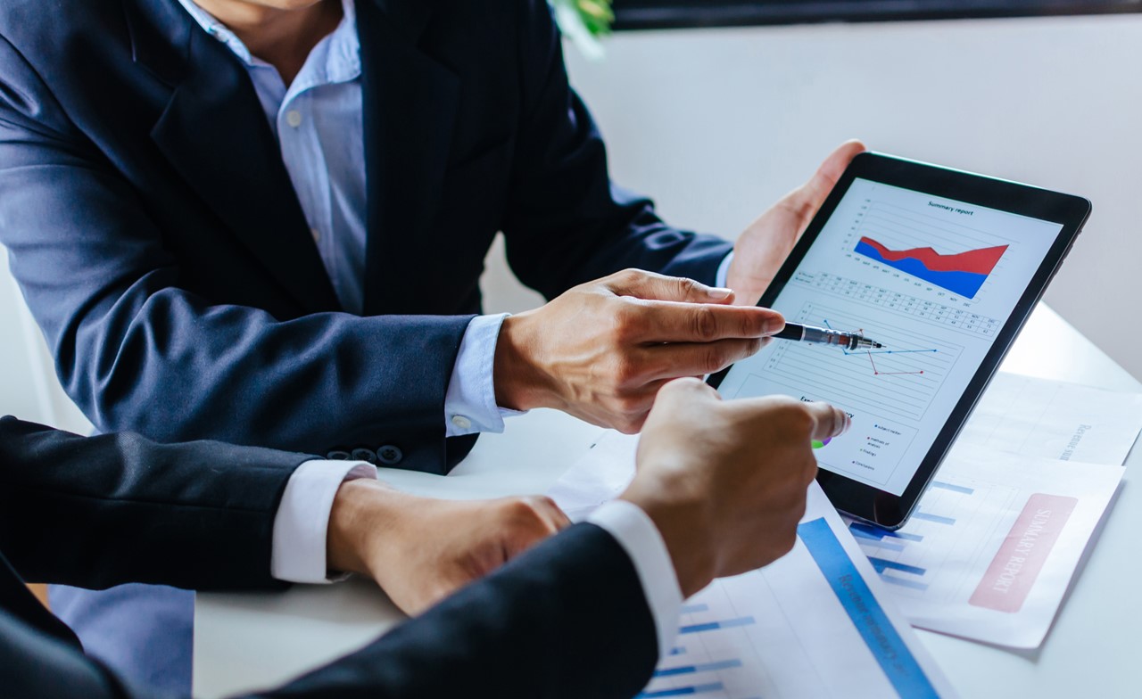 Statistics and charts on a digital tablet