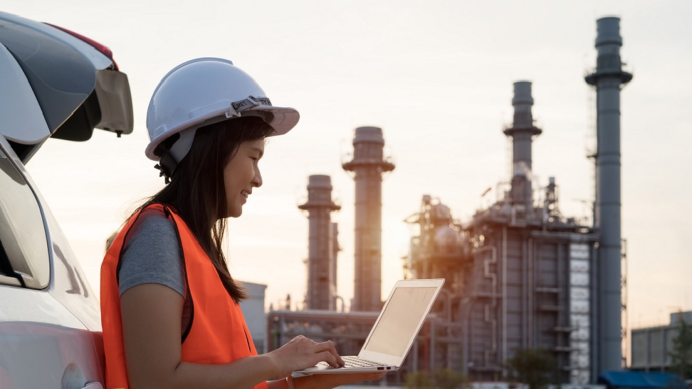 Utilities worker using CGI OpenGrid Cloud at work site