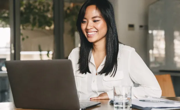Consultant with a laptop