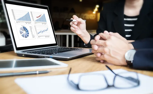 consultant consulting business on trade finance