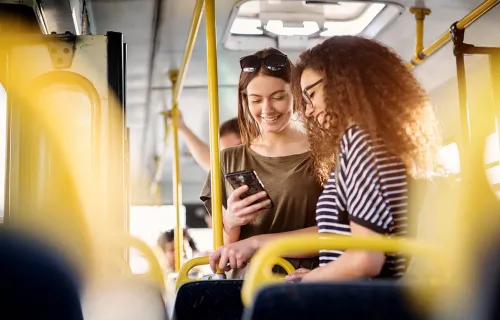 Analytiikalla ja satelliittipaikannuksella tuotetaan tehokasta ja houkuttelevaa joukkoliikennettä